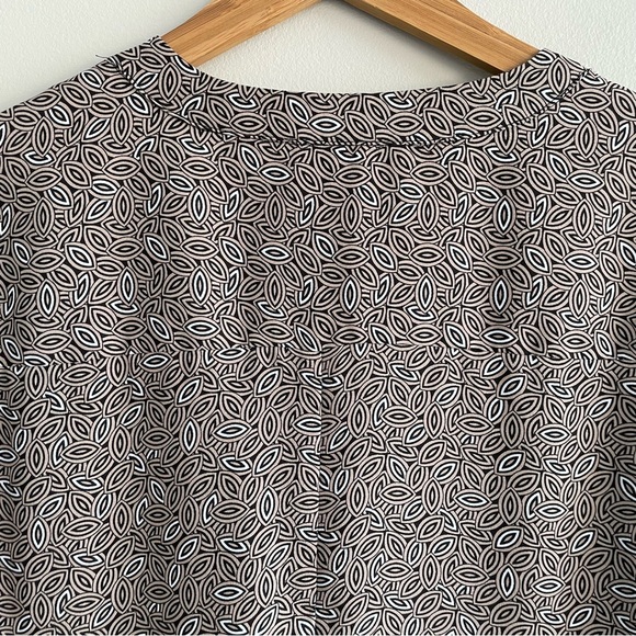 Dana Buchman Women's Patterned Blouse Size XL Brown & Black - Picture 2 of 12